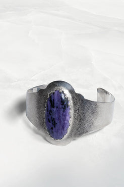Hammered charoite bracelet
